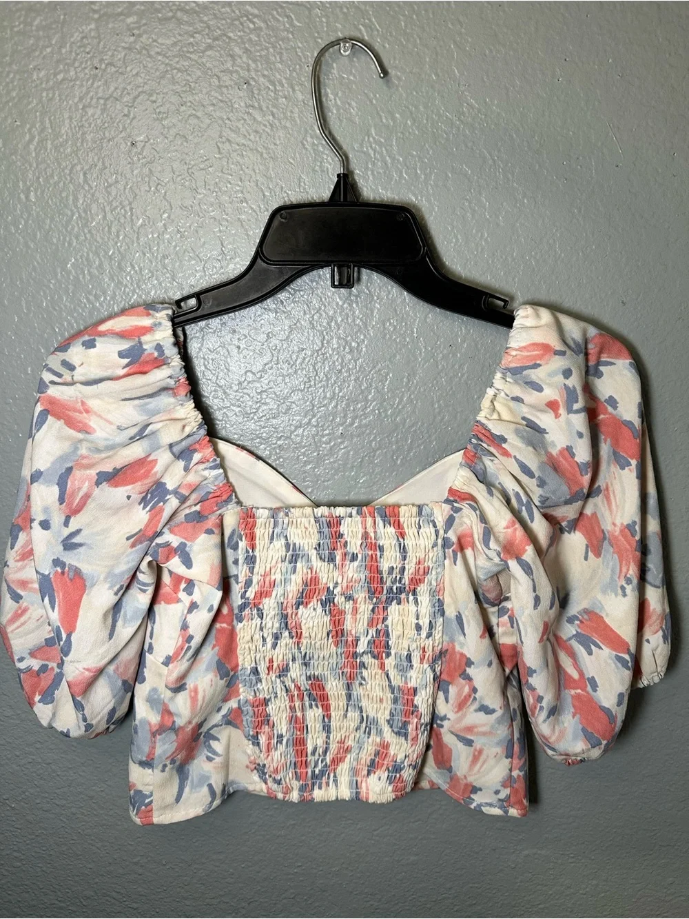 Abercrombie & Fitch Coral and Blue Floral Puff-Sleeve Crop Top